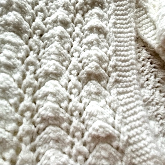 Vintage handknit baby cardigan - Picture 5 of 5